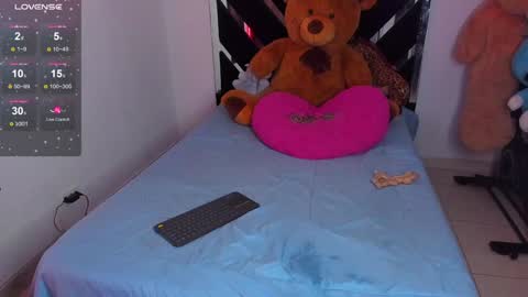Snapshot of catalina_smith__ chatting on January 31, 2025, 2:26 am Catalina online show from January 31, 2025, 2:26 am