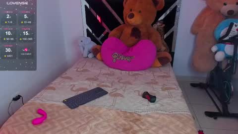 Snapshot of catalina_smith__ chatting on March 5, 2025, 1:31 am Catalina online show from March 5, 2025, 1:31 am