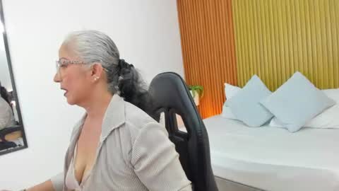 Snapshot of catalina_villan chatting on August 5, 2026, 6:55 pm C A T A L I N A online show from August 5, 2026, 6:55 pm