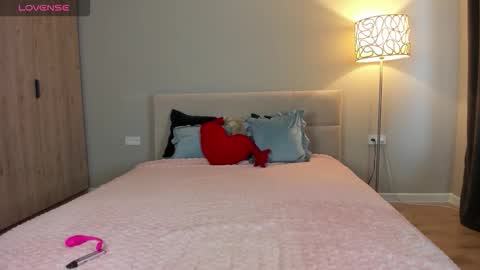 Pat online show from December 4, 2025, 8:23 am