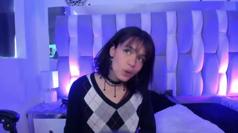 Cat  online show from December 12, 2024, 3:37 pm
