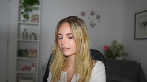 catecrago  online show from February 28, 2025, 11:58 am