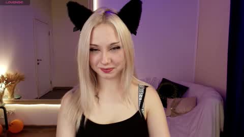 Anna  online show from November 28, 2025, 2:14 am