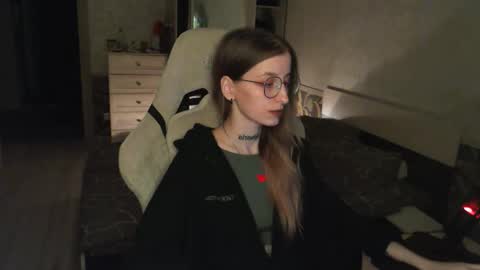 Snapshot of cath_dysphoria_ chatting on November 14, 2025, 7:23 pm CATH online show from November 14, 2025, 7:23 pm