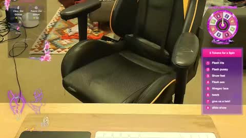 Snapshot of catherine76x chatting on December 20, 2025, 1:29 pm Catherinecuddles online show from December 20, 2025, 1:29 pm