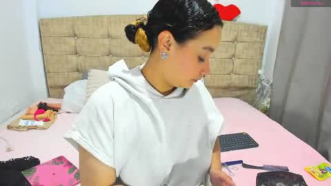 catherine_and_tara online show from June 23, 2026, 1:58 am