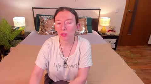 Catrin online show from May 12, 2026, 4:53 am