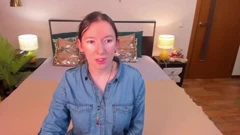 Catrin online show from May 18, 2026, 4:18 am
