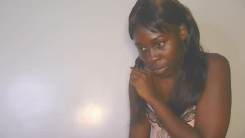 Snapshot of cathynoir chatting on October 21, 2025, 2:23 am catrine online show from October 21, 2025, 2:23 am