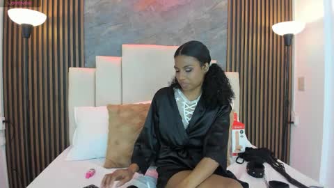 catiusca_reyes_03 online show from November 28, 2025, 1:58 pm
