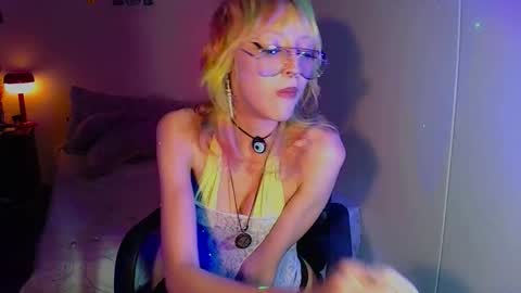 Snapshot of catkief420 chatting on September 11, 2025, 5:07 am Cat online show from September 11, 2025, 5:07 am