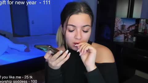 Snapshot of catrinaeuphorina chatting on December 29, 2024, 6:35 am Catrina or just Cat online show from December 29, 2024, 6:35 am