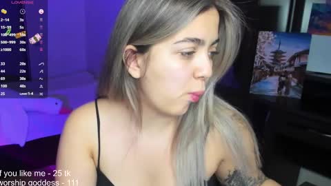 Snapshot of catrinaeuphorina chatting on January 19, 2025, 3:53 pm Catrina or just Cat online show from January 19, 2025, 3:53 pm