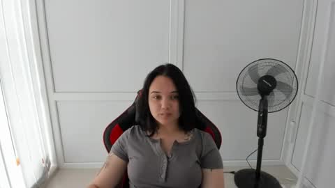 Snapshot of catrine_cute chatting on June 14, 2026, 6:48 am Catrine online show from June 14, 2026, 6:48 am