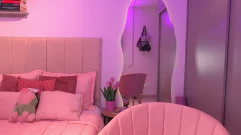 Snapshot of cattaleya_russ chatting on November 29, 2025, 12:35 am catta 3 online show from November 29, 2025, 12:35 am