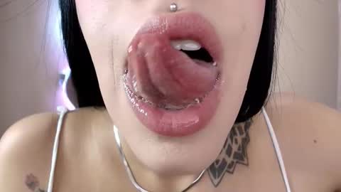 Snapshot of catte_jensen chatting on November 8, 2025, 3:39 am Cattleya online show from November 8, 2025, 3:39 am