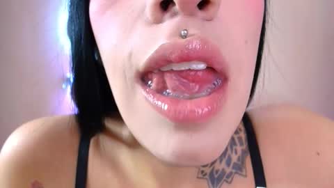 Snapshot of catte_jensen chatting on November 25, 2025, 4:01 am Cattleya online show from November 25, 2025, 4:01 am