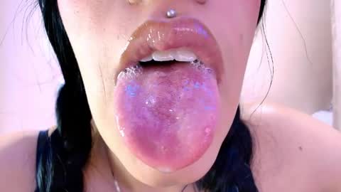 Cattleya online show from March 22, 2026, 3:32 am