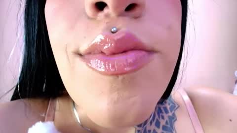 Cattleya online show from April 2, 2026, 4:32 am