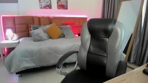 Snapshot of catti_brie_ chatting on June 18, 2026, 11:36 am catti_brie_ online show from June 18, 2026, 11:36 am