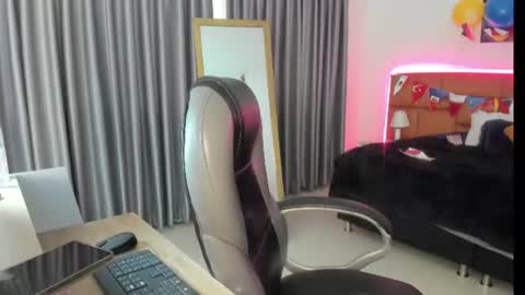 Snapshot of catti_brie_ chatting on July 14, 2026, 11:49 am catti_brie_ online show from July 14, 2026, 11:49 am