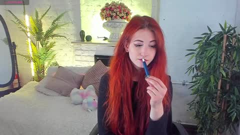 caty_cuddly online show from December 7, 2024, 9:44 pm