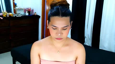 Snapshot of caylineaddison chatting on May 29, 2026, 10:35 am The Queen Named ADDISON online show from May 29, 2026, 10:35 am