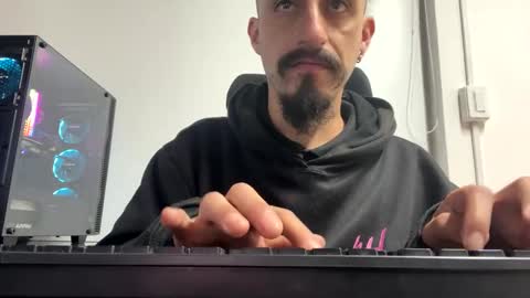 Snapshot of cayu_frensh94 chatting on December 13, 2024, 1:04 am cayu_frensh94 online show from December 13, 2024, 1:04 am