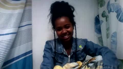 Snapshot of cclanioo chatting on May 12, 2026, 6:05 pm cclanioo online show from May 12, 2026, 6:05 pm