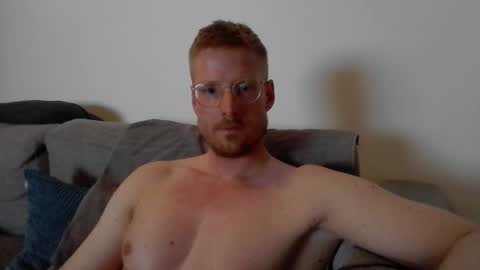 Snapshot of ccloser87 chatting on June 8, 2026, 7:36 pm ccloser87 online show from June 8, 2026, 7:36 pm