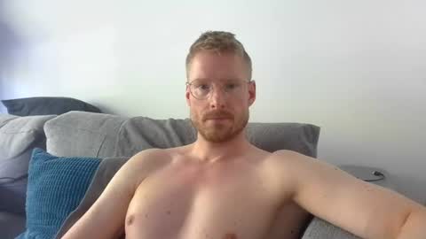 Snapshot of ccloser87 chatting on June 13, 2026, 7:28 am ccloser87 online show from June 13, 2026, 7:28 am