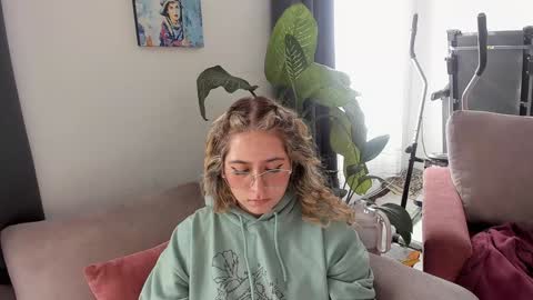 ccuteass online show from December 1, 2024, 7:36 pm