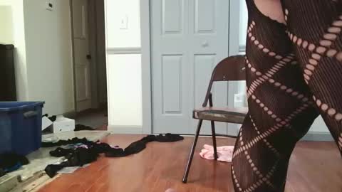 Snapshot of cdalexis33 chatting on February 21, 2026, 2:01 am a online show from February 21, 2026, 2:01 am