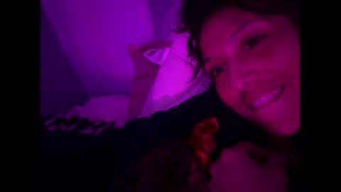 cece_vibez online show from December 15, 2025, 9:57 am