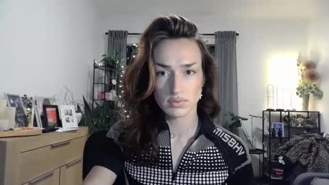 Ametrine online show from December 20, 2024, 6:24 pm