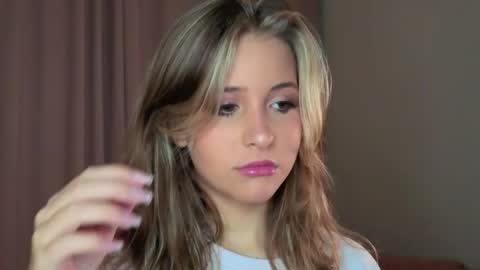 Lina  online show from April 9, 2026, 7:19 pm