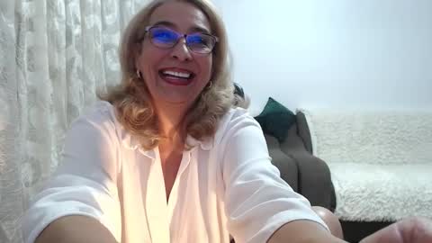 Snapshot of cecylya4u chatting on October 1, 2025, 6:25 pm cecylya4u online show from October 1, 2025, 6:25 pm
