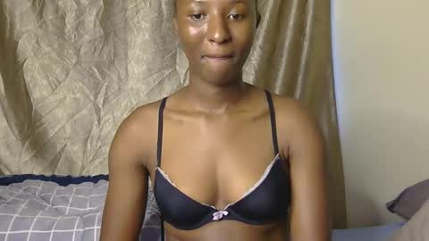 cee_queen online show from May 21, 2026, 2:46 pm