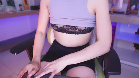 Snapshot of celeste_blazze chatting on December 12, 2024, 5:15 pm Celeste online show from December 12, 2024, 5:15 pm