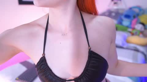 Snapshot of celeste_blazze chatting on October 21, 2025, 3:57 pm Celeste online show from October 21, 2025, 3:57 pm