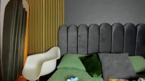 Snapshot of celeste_bs chatting on January 6, 2026, 6:17 am Celeste online show from January 6, 2026, 6:17 am