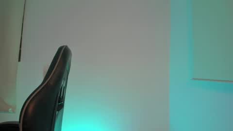 Snapshot of celeste_hatman chatting on May 31, 2026, 2:09 am C E L E S T E online show from May 31, 2026, 2:09 am