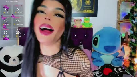 celeste_hot25horny online show from April 7, 2026, 1:11 pm