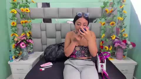 Snapshot of celeste_owen18 chatting on December 24, 2024, 4:00 am celeste owen18 online show from December 24, 2024, 4:00 am