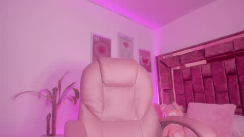Snapshot of celestecute_ chatting on February 9, 2025, 2:28 am Celeste   INSTAGRAM Celestecute 01 online show from February 9, 2025, 2:28 am
