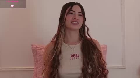 Snapshot of celestte_vanegas chatting on June 22, 2026, 5:32 pm celestte_vanegas online show from June 22, 2026, 5:32 pm