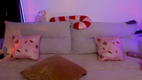 Snapshot of celin_summer chatting on December 9, 2024, 6:46 pm Celin online show from December 9, 2024, 6:46 pm