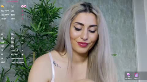 Snapshot of celinemeyerr chatting on February 20, 2025, 1:08 pm CelineMeyer online show from February 20, 2025, 1:08 pm