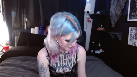 Averi online show from January 20, 2025, 11:21 pm