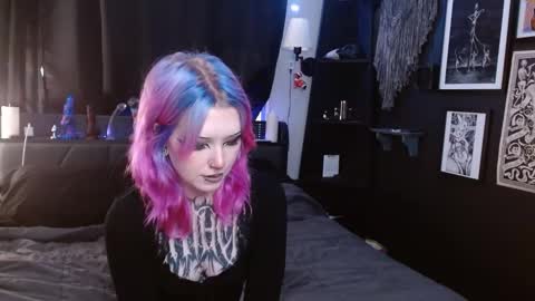 Averi online show from January 30, 2025, 12:18 am